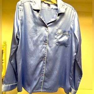 Victorias Secret blue pajama top. Sz S
Armpit to armpit 22 1/2”